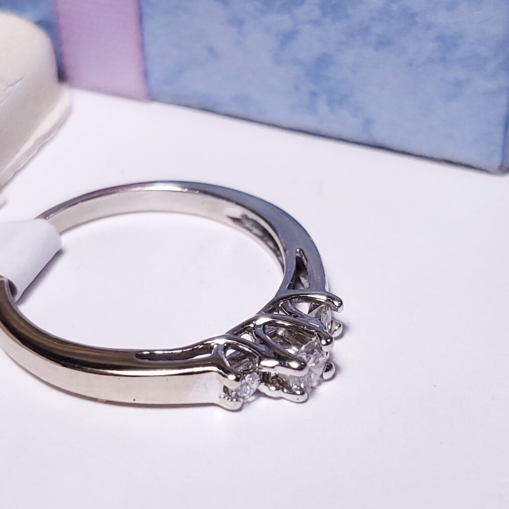 Estate .25ctw Natural Diamond Past Present Future 14Kt WG Anniversary Ring#20850 - Picture 4 of 6